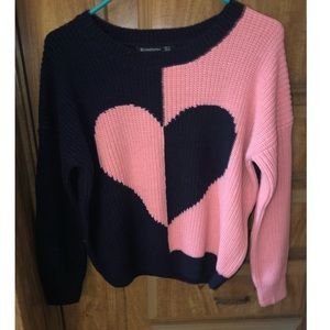 Thick knot two tone heart sweater
